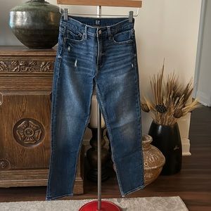 GAP Cheeky Straight Distressed Jeans 00/24